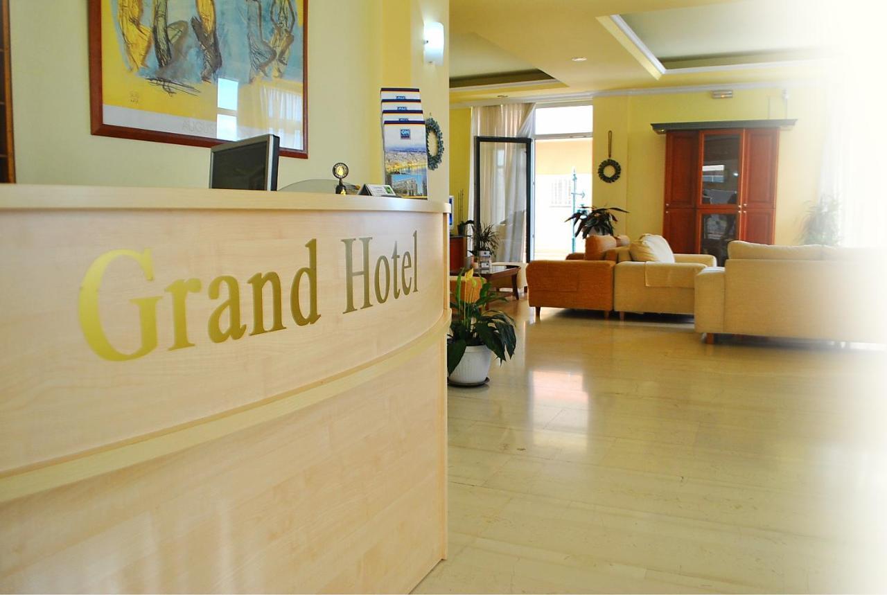 Grand Hotel Loutraki Exteriör bild